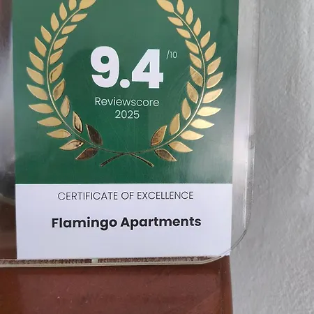 Flamingo Apartment *